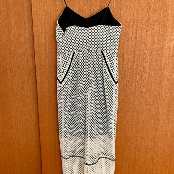 TopShop Size 4 White/Black Dress - Picture 2 of 3